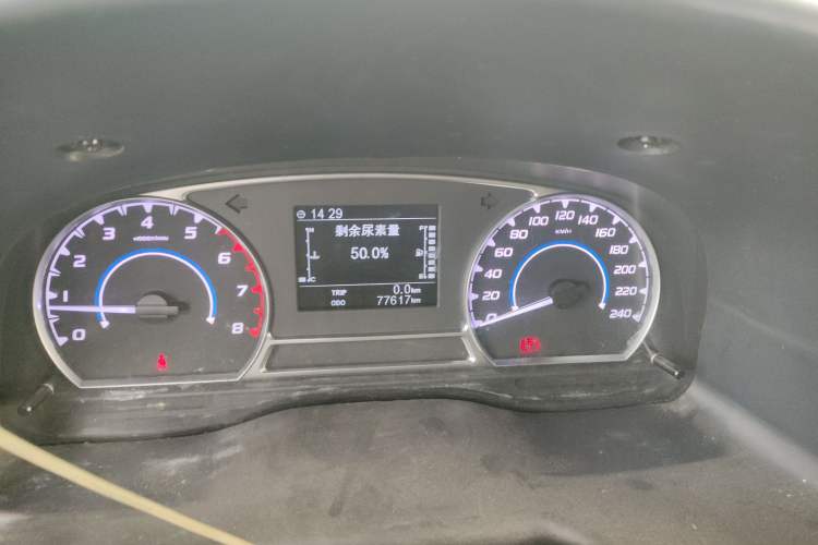 Used JMC Transit 2019 2.8T Commercial Version Long Wheelbase Mid-Roof 6-Seater Rear Single Tire China VI Emission Standard – JX493 Odometer Close Up