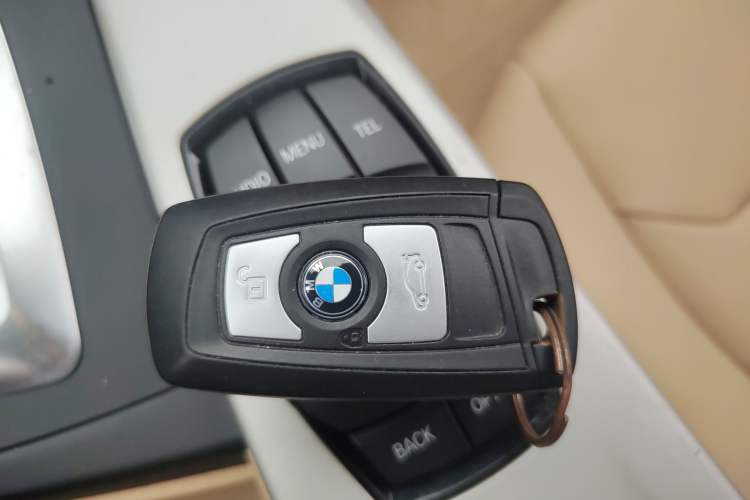 Used BMW 3 Series 2014 320Li Fashion Model
