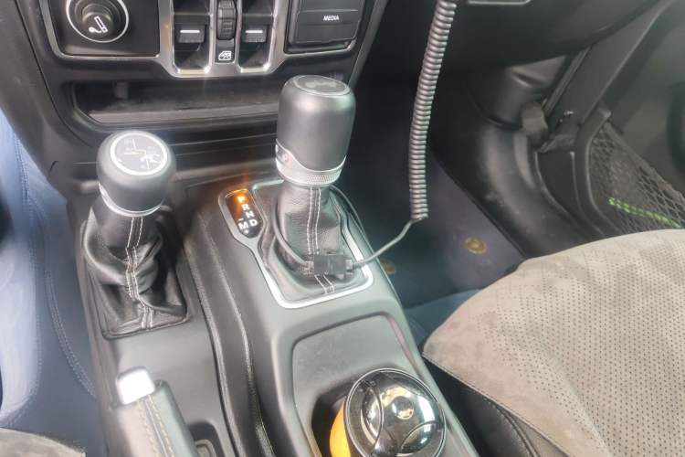 Used Jeep Wrangler New Energy 2021 Four-Door 2.0T 4xe Sahara Gear Lever