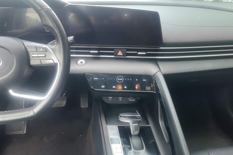 Used Hyundai Elantra 2021 1.5L CVT GLX Elite Edition Audio And AC Panel