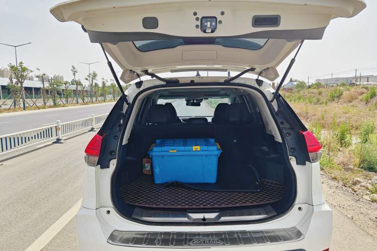 Used Nissan X-Trail 2023 Classic 2.0L Two-Wheel Drive Smart Connect & Comfort Edition
