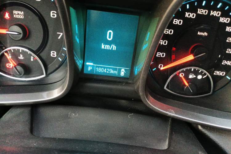 Used Chevrolet Malibu 2013 2.0L Automatic Comfort Edition Odometer Close Up