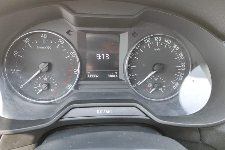 Used Skoda Octavia 2017 1.6L Automatic Smart Drive Edition Odometer Close Up