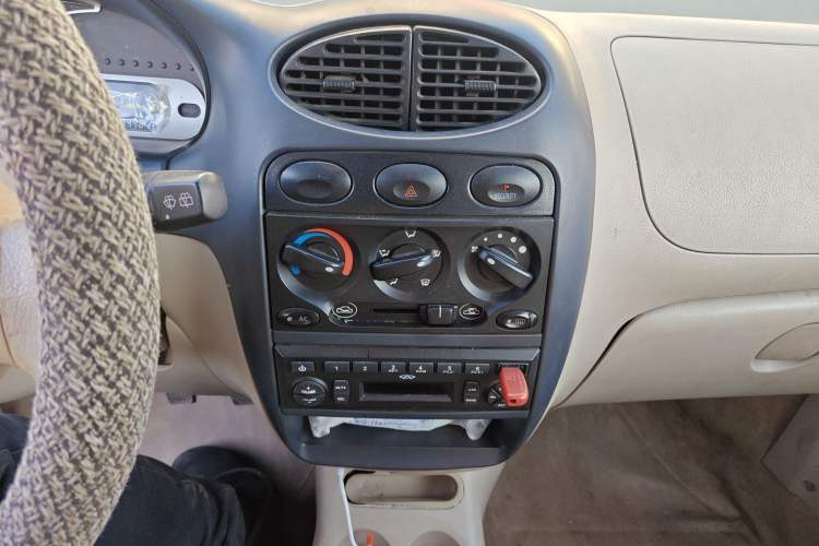 Used Chery QQ3 2012 Stylish Edition 1.0L Manual Start-Up Model
