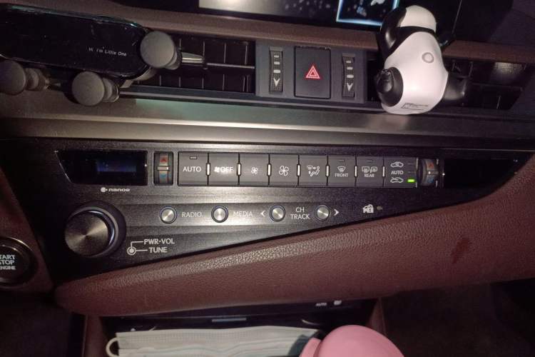 Used Lexus ES 2018 200 Excellence Edition China VI Standard
