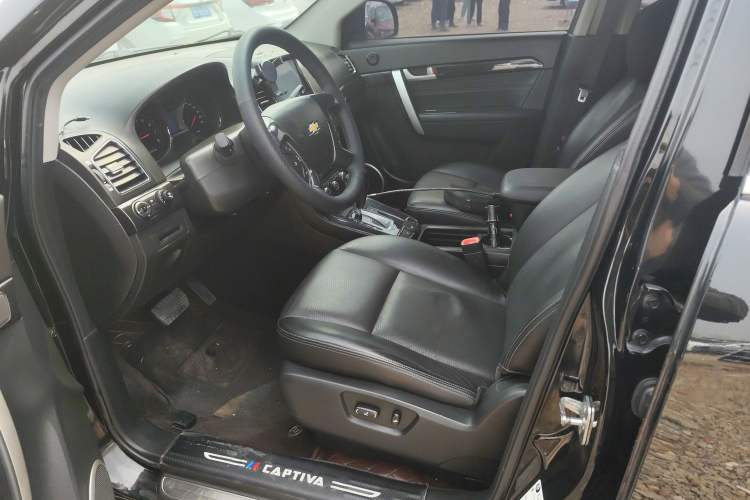 Used Chevrolet Captiva 2017 2.4L 4x4 Flagship Edition 7-Seater