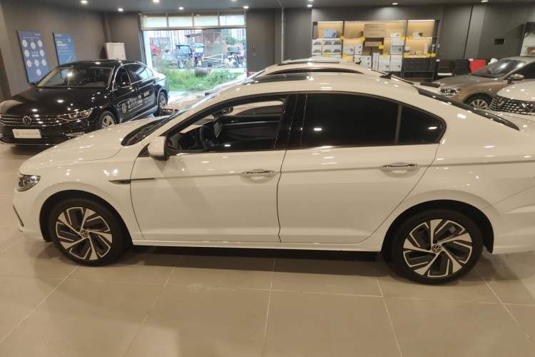 Used Volkswagen Bora 2023 300TSI DSG Prestige Edition