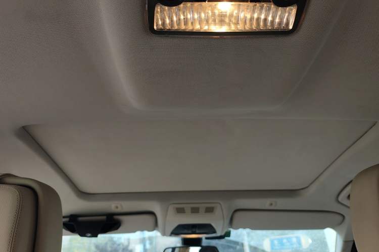 Used BMW 5 Series 2013 525Li Luxury Model