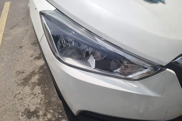 Used Nissan Kicks 2020 1.5L XE Manual Cool Edition Right Front Headlight