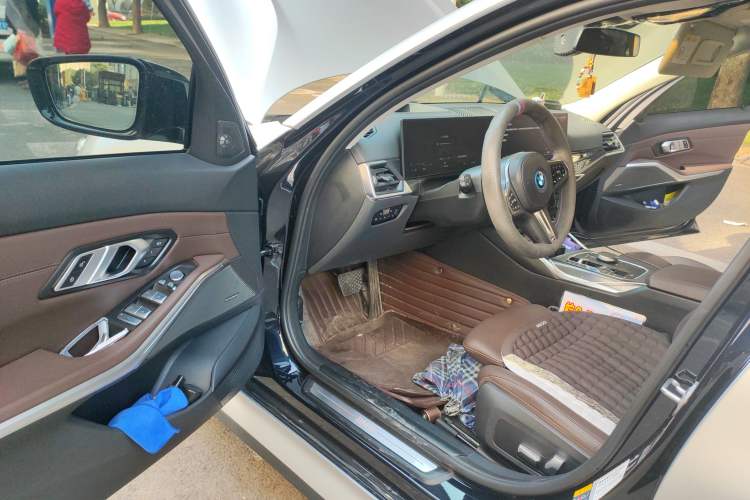 Used BMW i3 2023 eDrive 40 L Midnight Sports Package