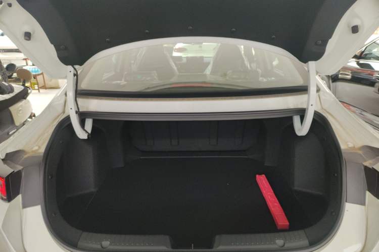 Used Changan Eado 2025 Blue Whale 1.5T 500Bar Prestige Model