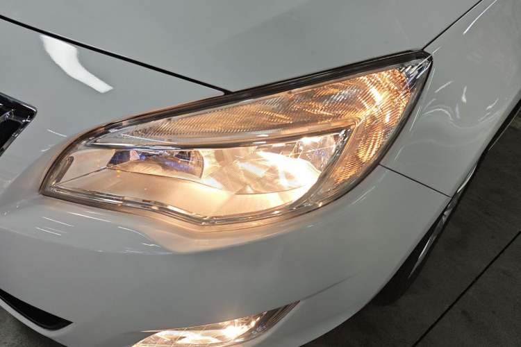 Used Buick GT 2014 XT 1.6L Automatic Fashion Edition Left Front Headlight