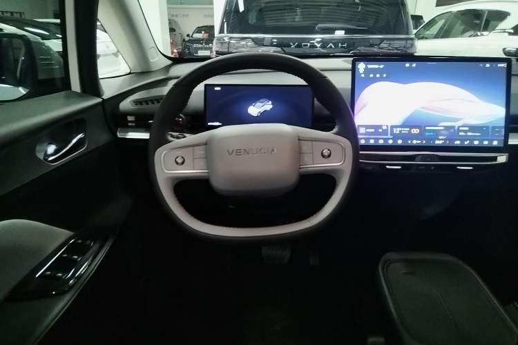 Used Venucia VX6 2025 Large Flat-Layout 520 Pro
