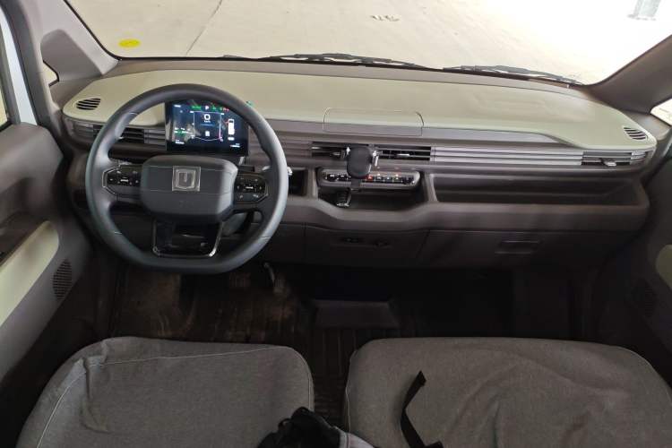 Used Farizon Xingxiang V 2025 Star Enjoy V7E Functional Edition Smart Edition Xuanwu 51.4 kWh Center Console