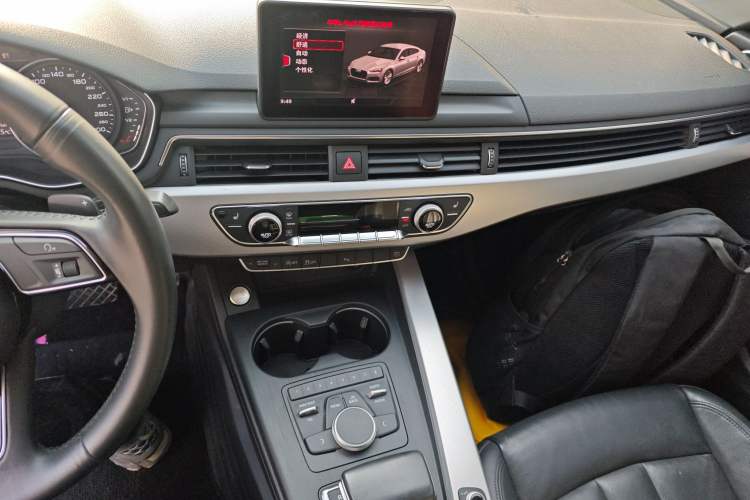 Used Audi A5 2017 Sportback 45 TFSI Fashion Model Audio And AC Panel