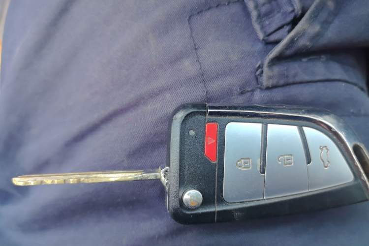 Used JAC Group Heyue 2012 1.5L Manual Luxury Version