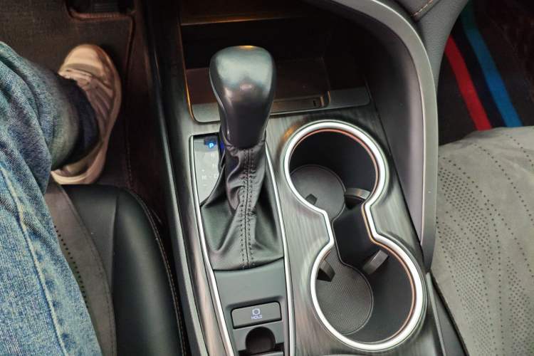 Used Toyota Camry 2023 2.0G Luxury Edition
