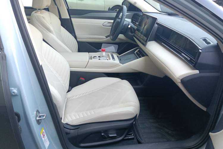 Used BYD Qin L 2025 EV 545KM Excellence Edition Right Front Seat