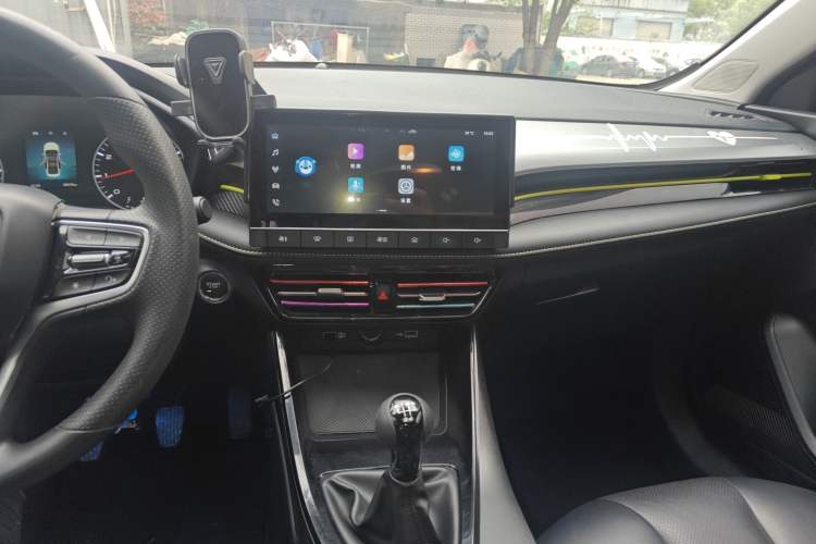 Used Roewe i5 2021 1.5L Manual Diamond Edition Audio And AC Panel