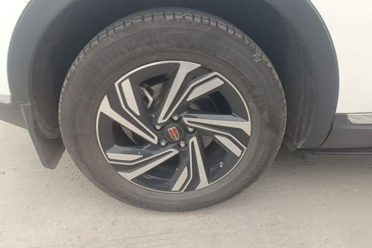 Used Hongqi HS5 2022 Revised Version 2.0T Smart Connect Flagship Edition Right Rear Wheel Hub