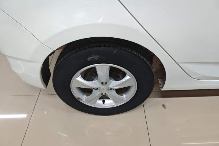 Used Hyundai Verna Ray 2016 1.4L Automatic Leading-Edge GLX