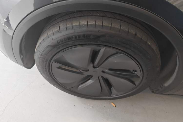 Used Tesla Model Y 2025 Rear-Wheel-Drive Version