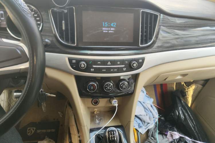 Used Baojun 730 2016 1.5T Manual Comfort Version 7 Seats
