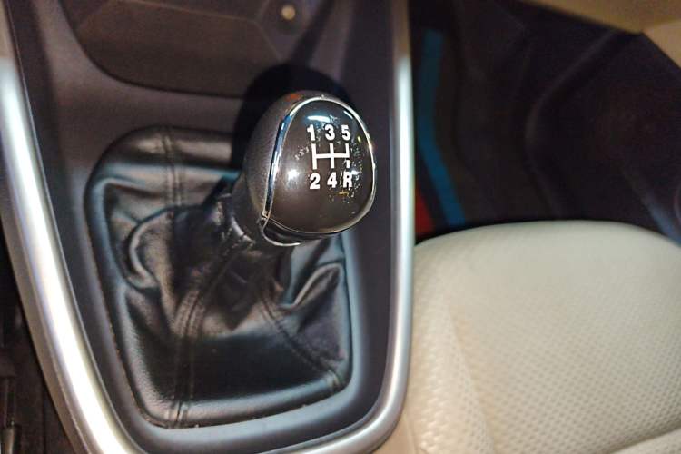 Used Ford Escort 2015 1.5L Manual Comfort Model Gear Lever