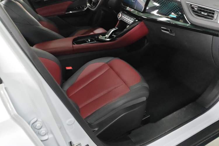 Used Dongfeng Aeolus AX7 2023 Mach Edition 1.5T DCT Champion Legend Version Right Front Seat