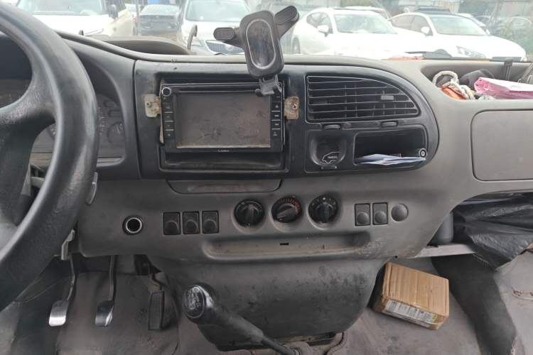 Used Ford Classic Transit 2009 2.8T Diesel Multi-Function Short Wheelbase Mid-Roof JX493ZLQ3