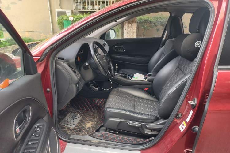 Used Honda Vezel 2015 1.8L CVT 2WD Luxury Model
