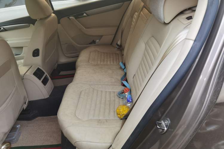 Used Volkswagen Magotan 2013 1.8TSI Luxury Model Left Rear Seat