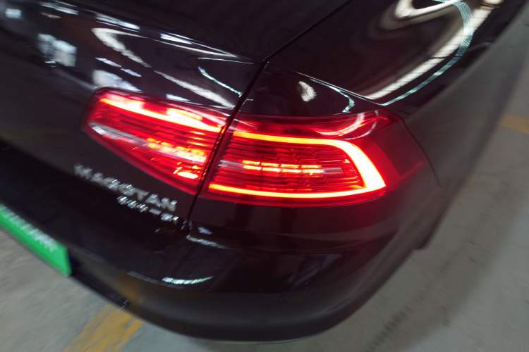 Used Volkswagen Magotan 2018 330TSI DSG Advanced Model
