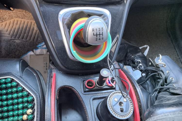 Used Haval H6 2014 Sport Edition 2.0T Diesel Manual Two-Wheel-Drive Elite Model Gear Lever