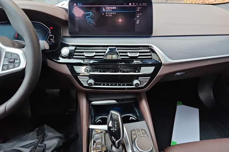 Used BMW 5 Series New Energy 2021 535Le M Sport Package Audio And AC Panel