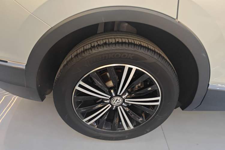 Used Volkswagen Tiguan L 2019 330TSI Automatic Two-Wheel Drive Panoramic Comfort Edition China V Standard
