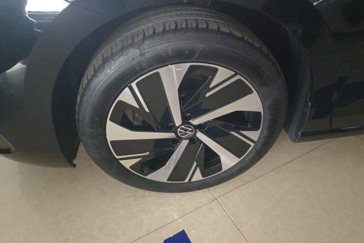 Used Volkswagen Magotan 2024 300TSI DSG Prestige Edition—A Real Eye-Catcher Exterior 4