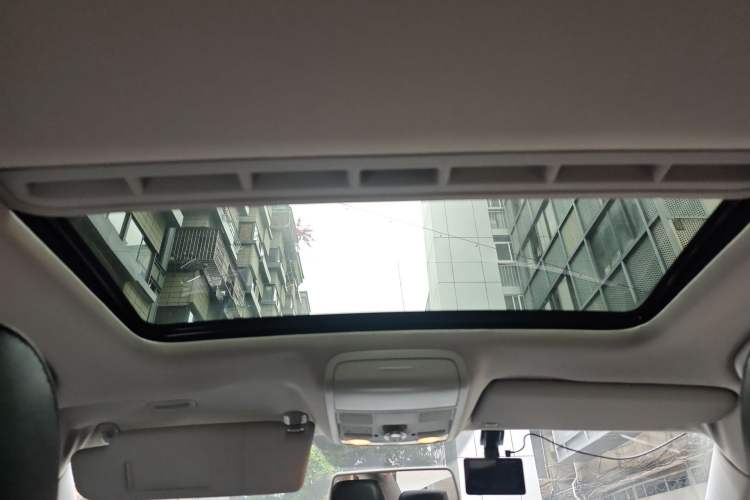 Used Volkswagen Sagitar 2012 1.4TSI Automatic Luxury Edition Headliner