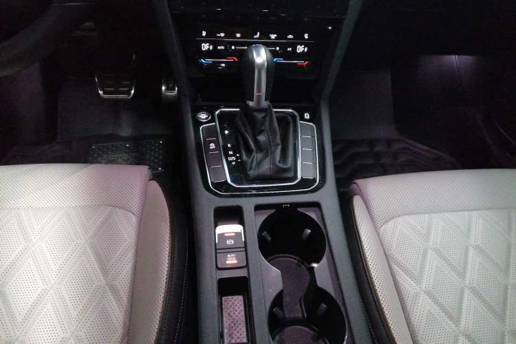 Used Volkswagen Magotan 2023 2 Million Units Commemorative Edition 330TSI DSG Luxury Version