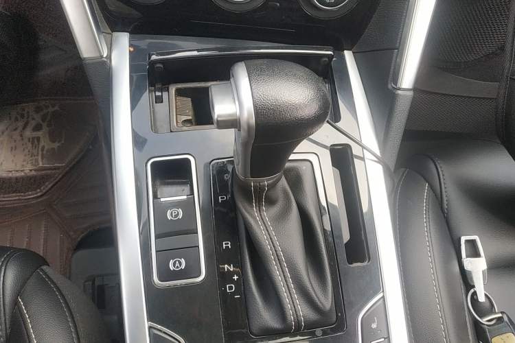 Used Haval H7 2018 Blue-Label H7 2.0T Automatic Enjoyment Model Gear Lever