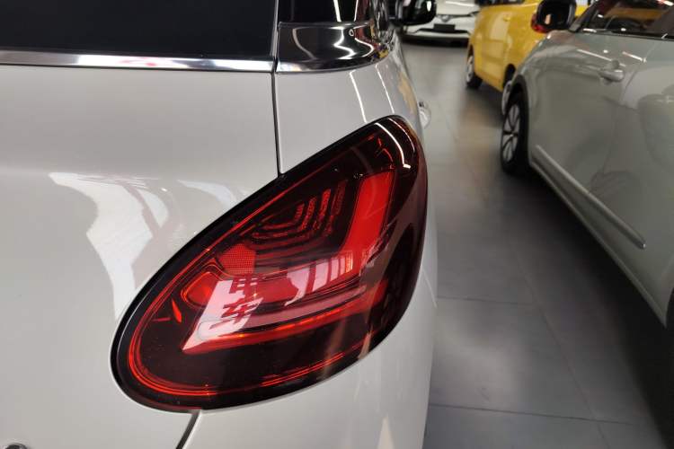 Used Wuling Bingo 2023 333 km Enjoyment Version Right Rear Taillight