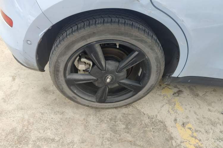 Used ORA Good Cat 2024 401 km Luxury Version 126 kW Right Rear Wheel Hub