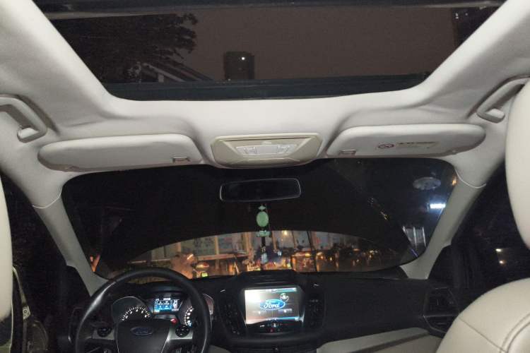 Used Ford Kuga 2013 2.0L GTDi Four-Wheel-Drive Elite Model Headliner