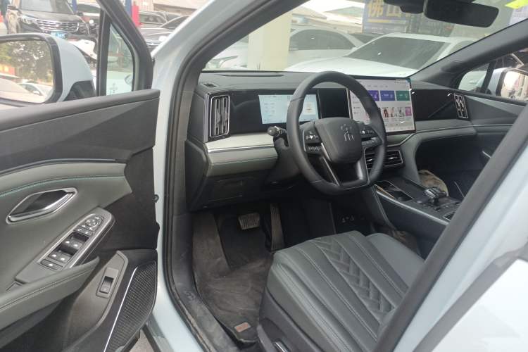 Used BYD Song L DM-i 2025 Intelligent Driving Version 160 km Beyond-Range Type
