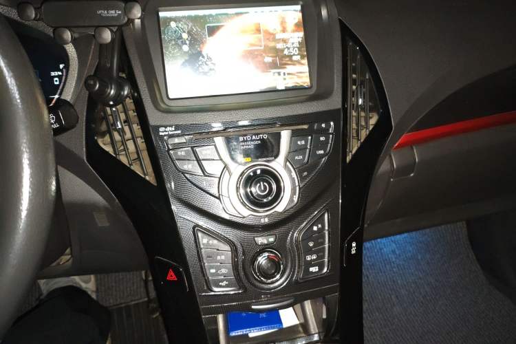 Used BYD Qin New Energy 2014 1.5T Flagship Model
