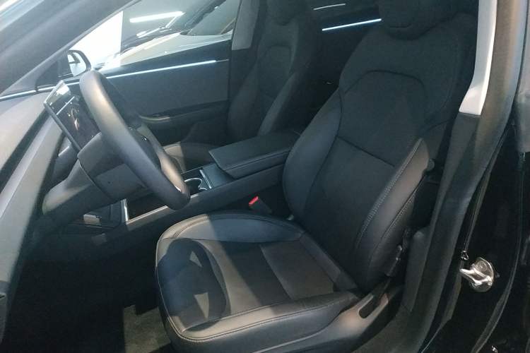 Used Tesla Model 3 2023 Rear-Wheel-Drive Version
