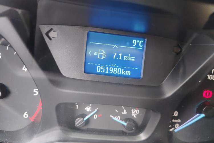 Used Ford Transit 2020 2.0T Diesel Multi-Function Commercial Vehicle Mid-Chassis Low-Roof Design with Dual Rear Doors Meeting China VI Emission Standards