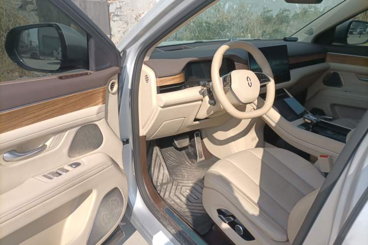 Used Hima AITO M7 2024 1.5T Rear-Drive Plus Version 5 Seats
