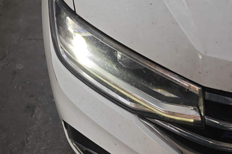 Used Volkswagen Tiguan L New Energy 2022 430 PHEV Plug-in Hybrid Prestige Edition Right Front Headlight