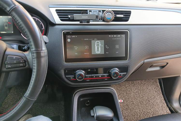 Used Qoros 5 2018 Revised 1.6T Automatic Luxury Version Audio And AC Panel